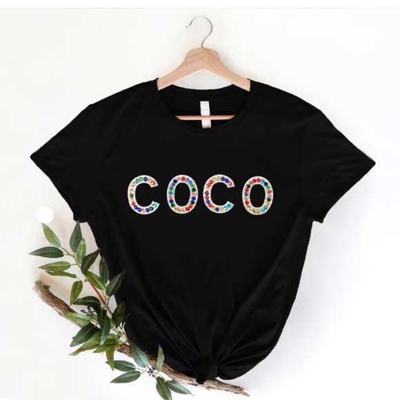 ShopEvelynne Tops - 12 Chic Euro Graphic Tee